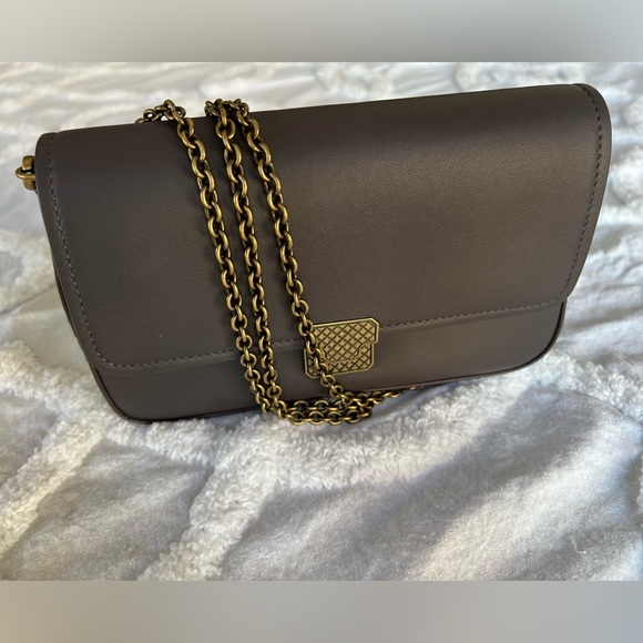 Bottega Veneta - Convertible Clutch + Crossbody - Picture 6 of 7